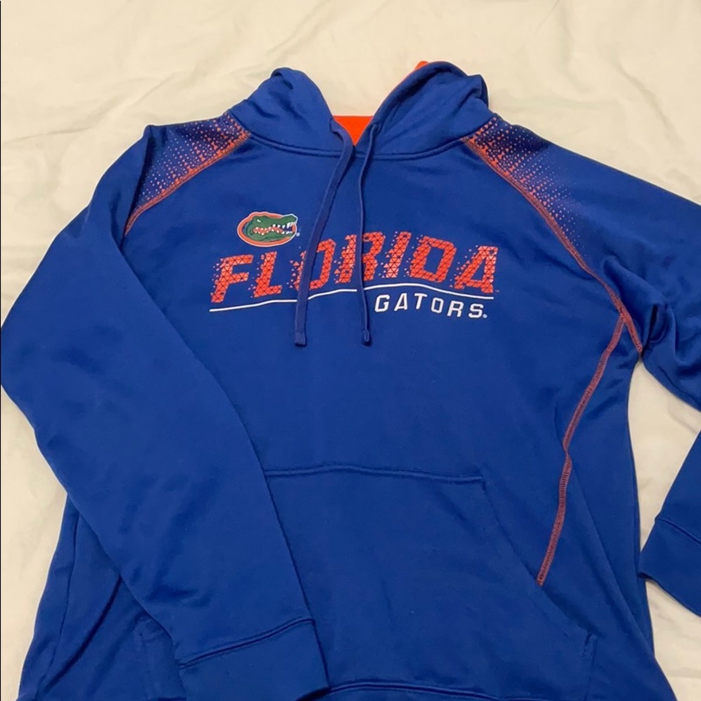 Medium men’s Florida Gators Sweatshirt.